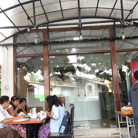 The Lodge Yangon Poshtel Buitenkant foto