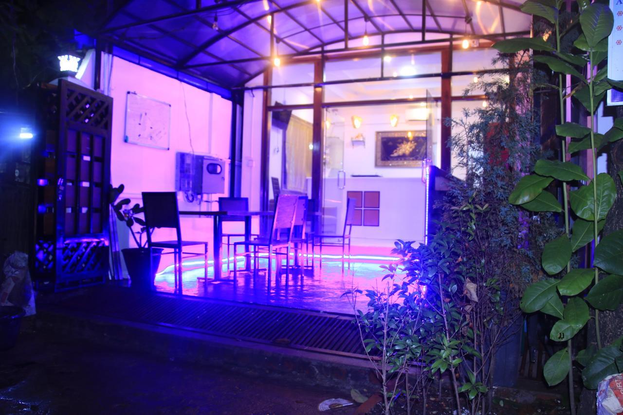 The Lodge Yangon Poshtel Buitenkant foto
