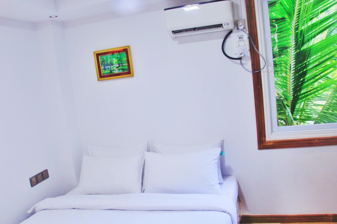 The Lodge Yangon Poshtel Buitenkant foto