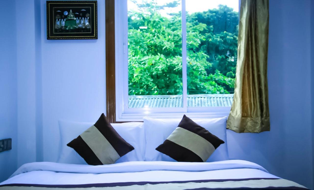 The Lodge Yangon Poshtel Buitenkant foto