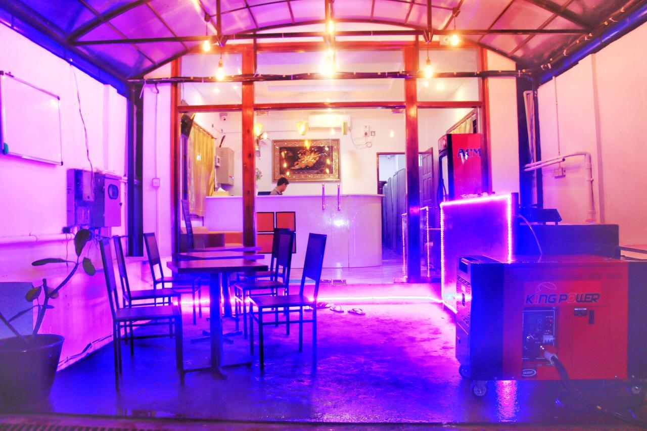The Lodge Yangon Poshtel Buitenkant foto