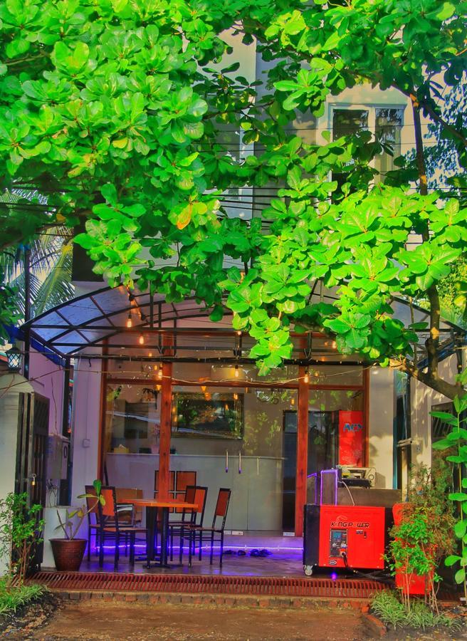 The Lodge Yangon Poshtel Buitenkant foto